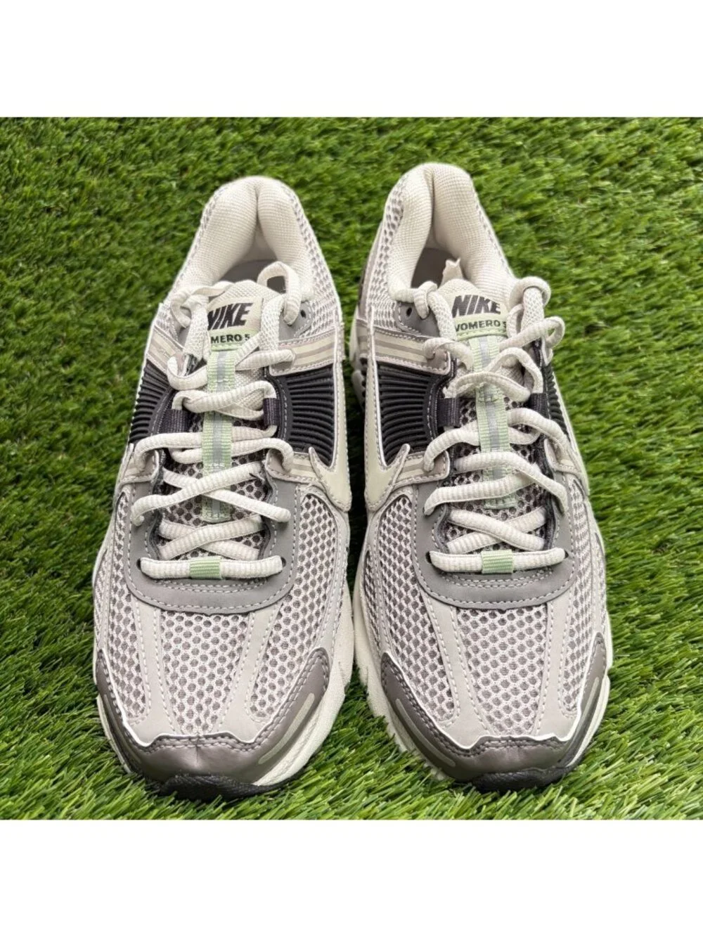 Nike Air Zoom Vomero 5 Womens Size 7 Gray Black Athletic Running Shoes Sneakers